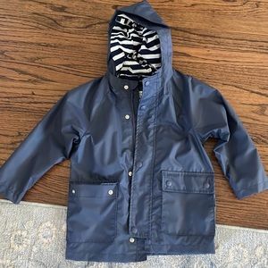 Gap 4T Navy raincoat in EUC